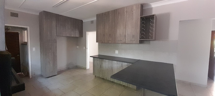 To Let 3 Bedroom Property for Rent in Flamwood North West